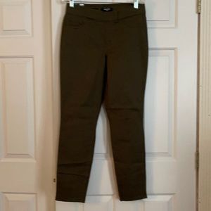 Nine West Olive green stretch jeans size 10
